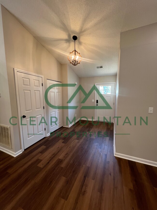 Foto del edificio - 3 Bedroom Updated Single Family Home