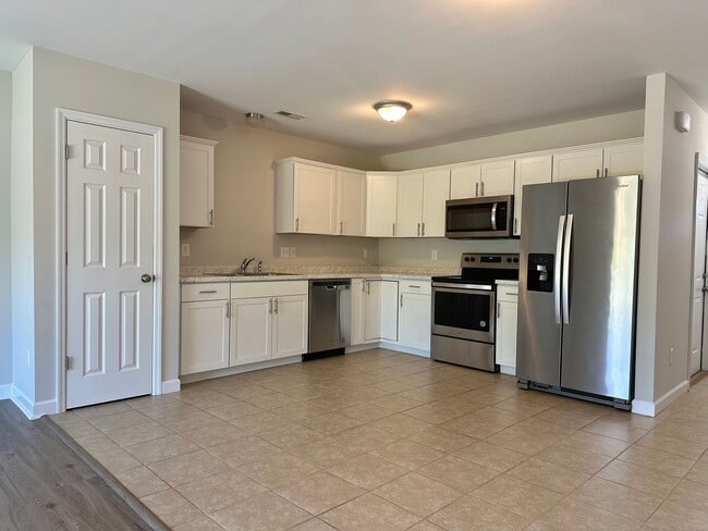 Building Photo - 2 BR 2 BA in Holly Ridge
