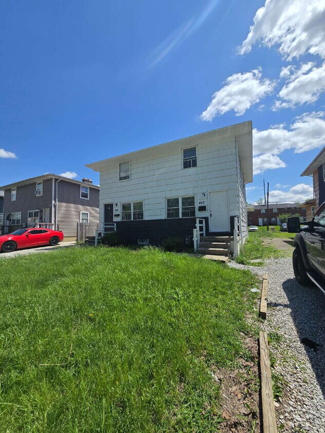 Foto principal - 452 S Napoleon Ave