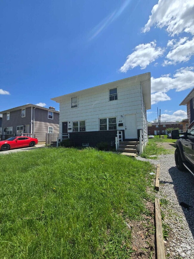 Building Photo - 452 S Napoleon Ave