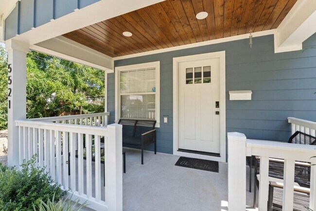 Foto del edificio - 5521 J St