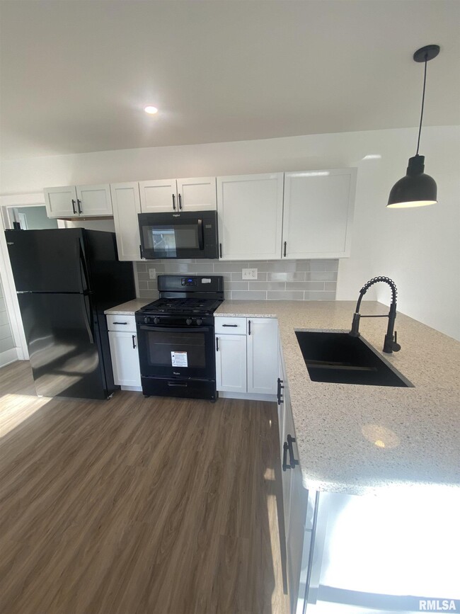 Building Photo - 1131 E Garfield St