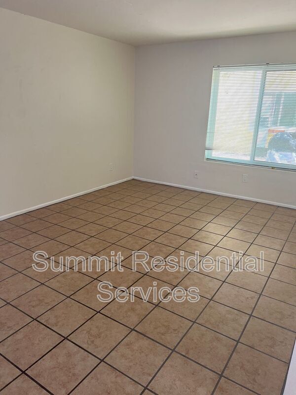 Foto del edificio - 932 N Belvedere Ave