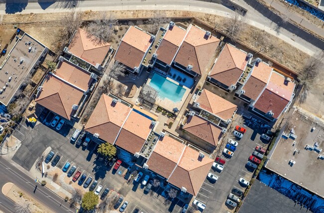 Building Photo - Grove at Tramway