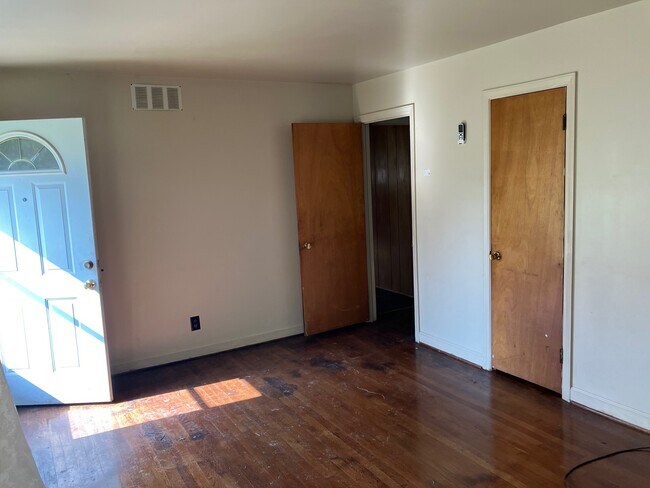 Foto del edificio - 7050 Cornwall Rd
