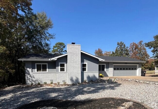 Building Photo - 18 Faisan Way