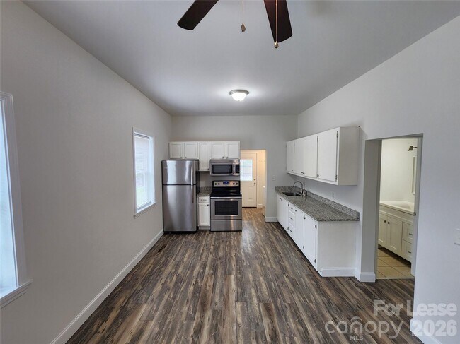 Foto del edificio - 1421 Oakshade Ave