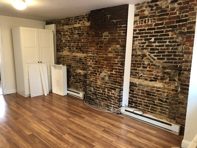 Building Photo - 3 Snelling Pl