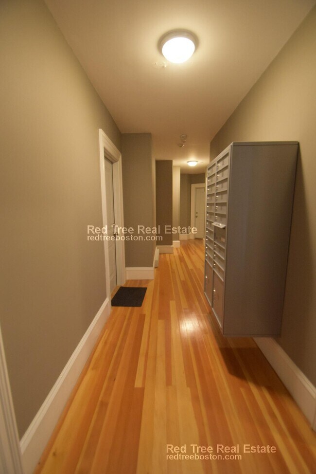 Foto del edificio - 1463 Beacon St