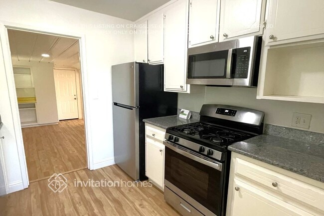 Building Photo - 3096 Yellowstone Ln