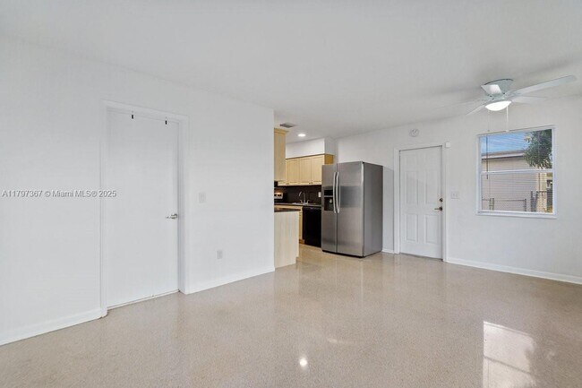 Building Photo - 50 NE 45th Ct