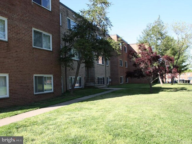 Building Photo - 6434 Edsall Rd