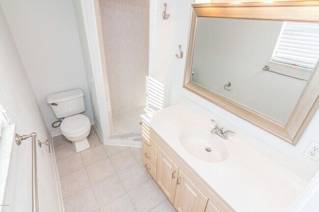 Foto del edificio - WONDEFUL BEACHSIDE POOL HOME - POOL CARE & LAWN CARE INCLUDED