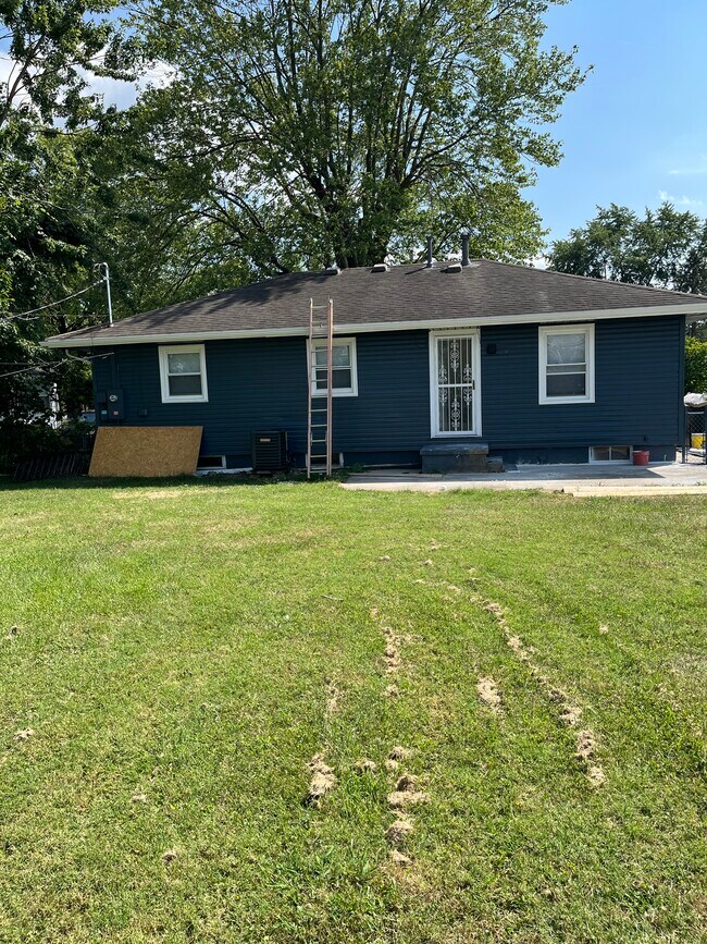 Building Photo - 1162 Simpson Dr