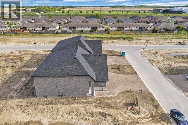 Photo du bâtiment - 662 Linden St