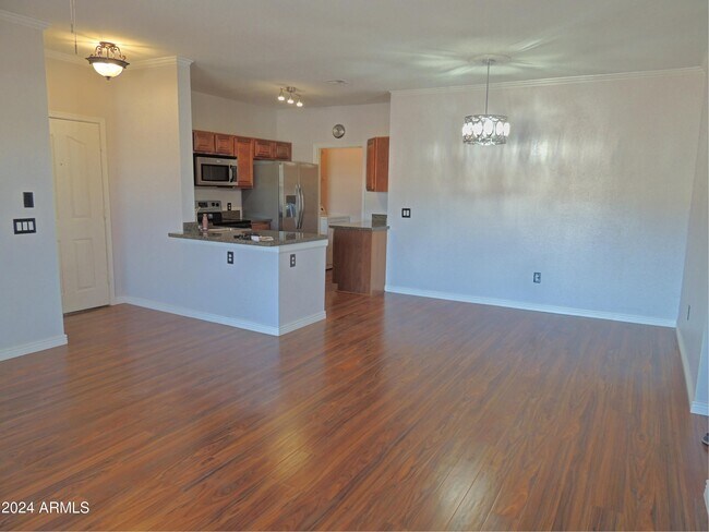 Building Photo - 16013 S Desert Foothills Pkwy