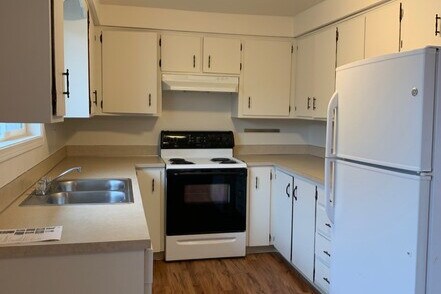 Building Photo - Salem 12-Plex