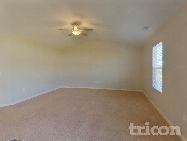 Building Photo - 315 Kenyon Dr