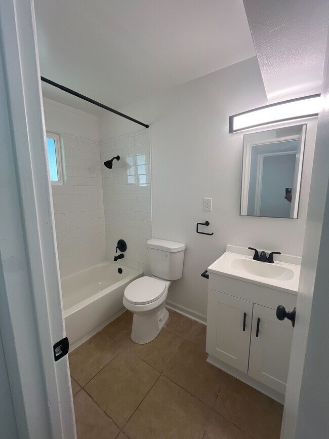 Baño - 1433 S Kenneth Pl