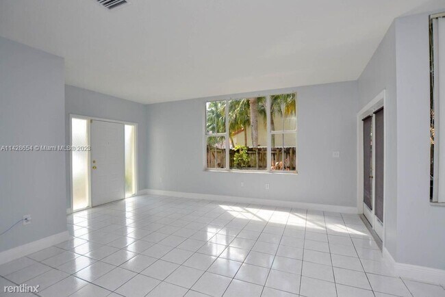 Building Photo - 3 br, 2.5 bath House - 3290 N 37th Ter