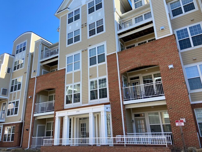 Building Photo - 2701 Bellforest Ct