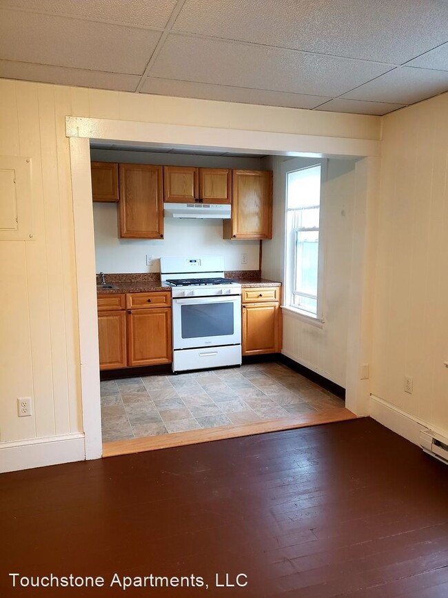 21 Apsley St, Hudson, MA 01749 Room for Rent in Hudson, MA
