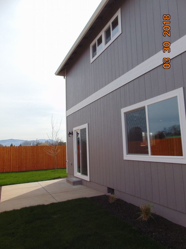 Foto del edificio - Brand new 3-bedroom home in SW Medford