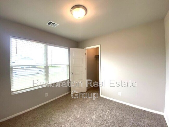 Foto del edificio - 10010 E 108th Pl N