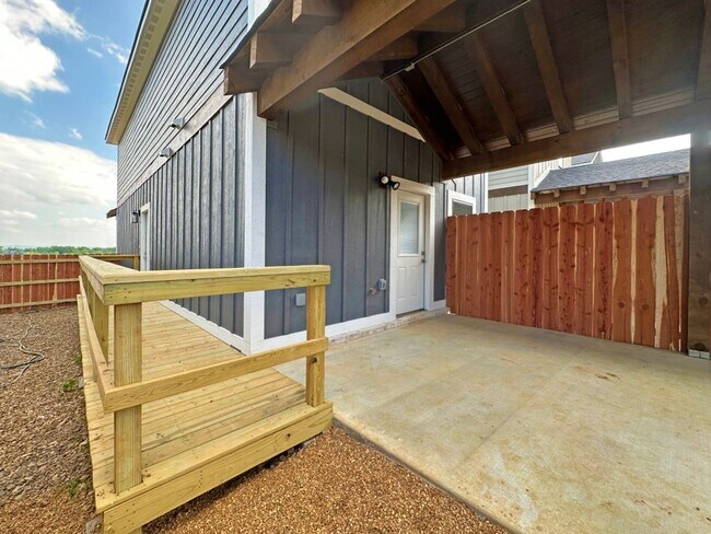 Foto del edificio - 3 Bedroom/2 Bathroom New Construction Town...