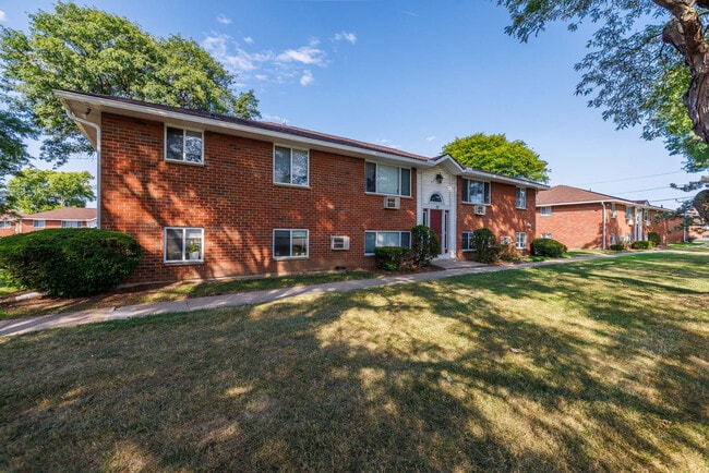 Building Photo - Poplar Gardens