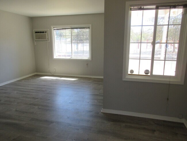 Foto del edificio - Newly renovated Encino Park 2 bed 1 bath