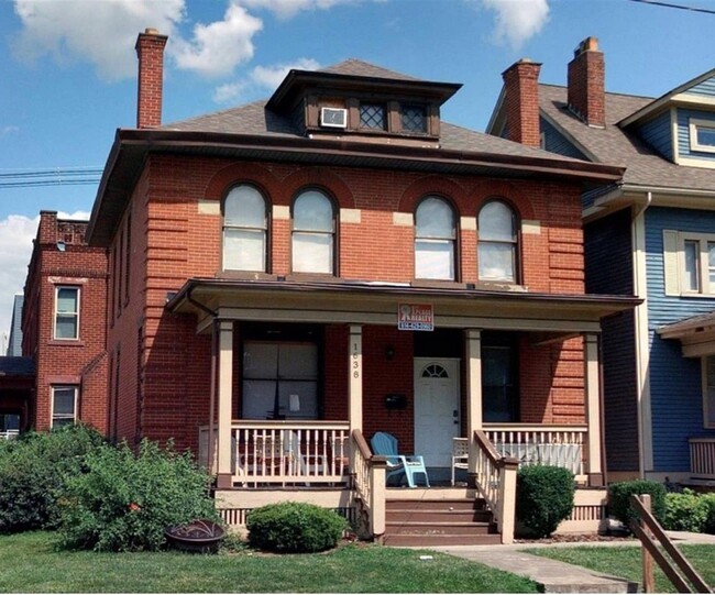 Foto del edificio - 1638 Summit St