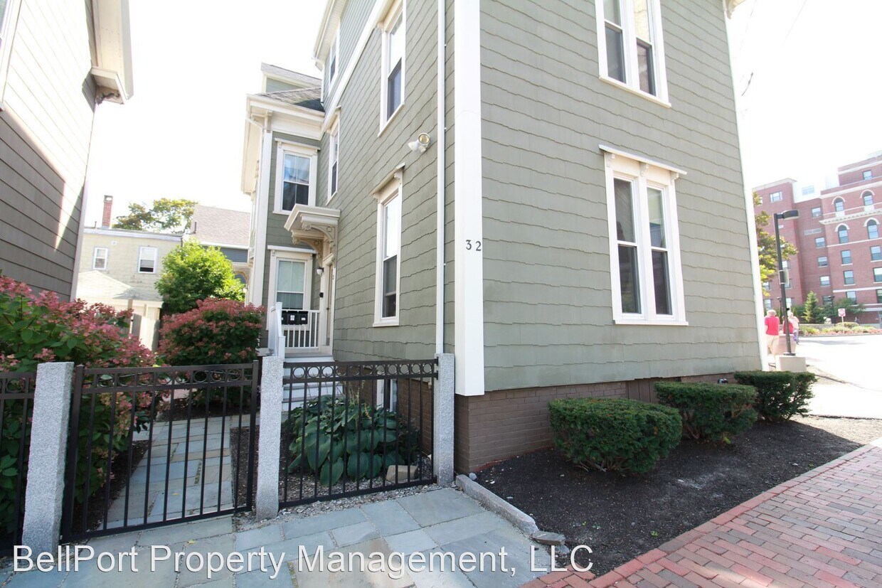 32 Ellsworth St, Portland, ME 04102 Room for Rent in Portland, ME