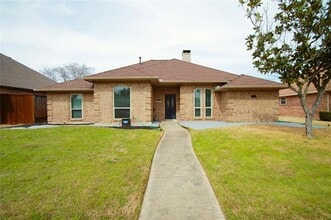 Building Photo - 3929 Alto Ave