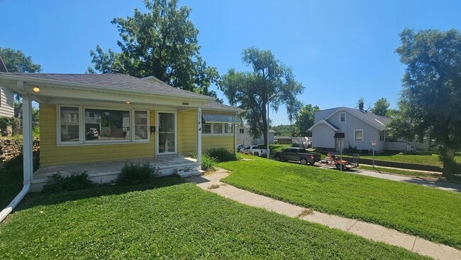 Mid Century 3 Bedroom - Mid Century 3 Bedroom House