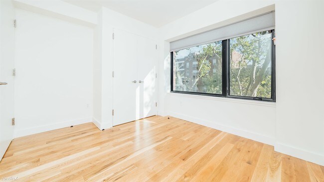 Foto del edificio - 520 Parkside Ave