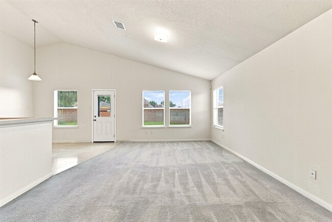 Building Photo - 2002 Roaring Springs Dr