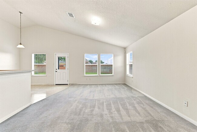 Foto del edificio - 2002 Roaring Springs Dr