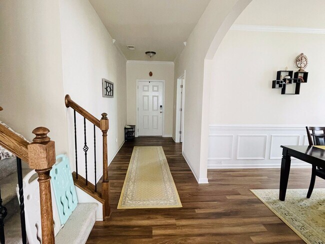 Building Photo - 5 Bed-Lake View-Single Family Home-New Com...