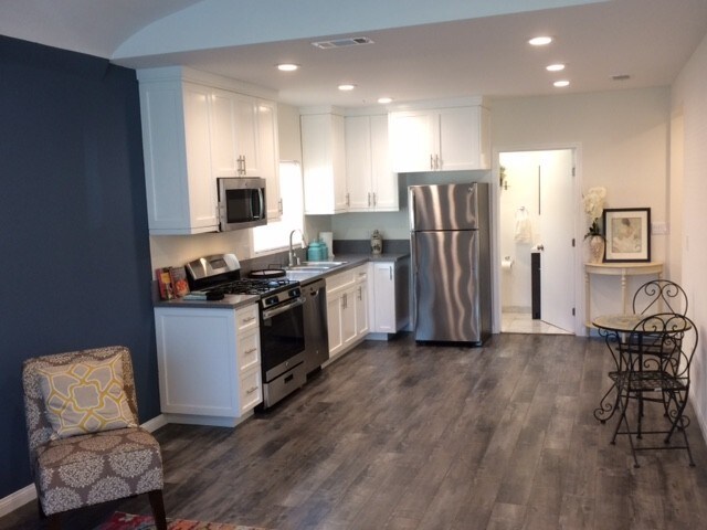Foto del edificio - 1360 Meadowbrook Ave