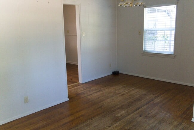 Building Photo - Remodeled Sunset Acres Home