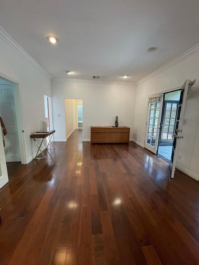 Building Photo - 3 bedroom in West Hollywood CA 90069