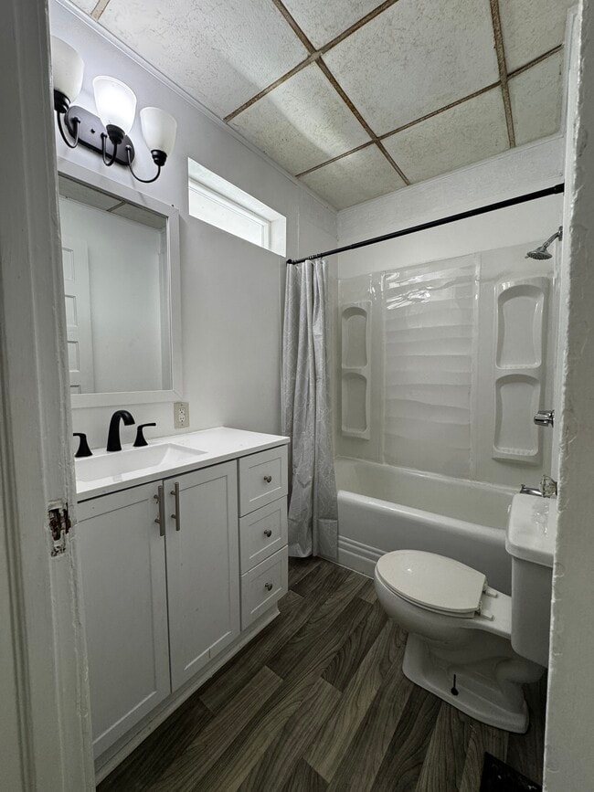 Bathroom - 301 S Pleasant St