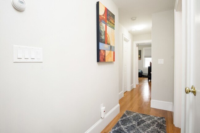 Foto del edificio - 584 E 3rd St