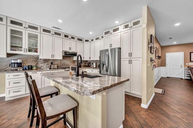 Building Photo - 6015 Stillmeadow Dr