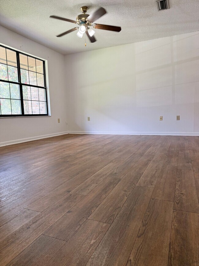 Foto del edificio - 283 SW Leisure Dr