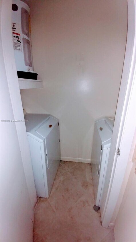 Foto del edificio - 17485 NW 67th Ct