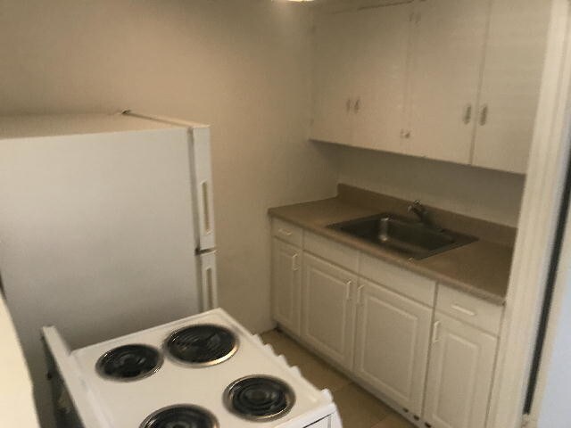Building Photo - IOLANI TERRACE 1/1/1 lanai, coin laundry