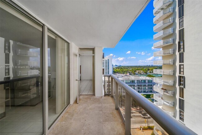 Building Photo - 6039 Collins Ave