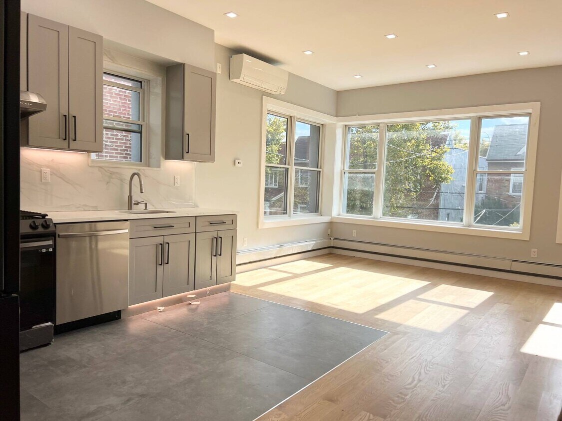 Foto principal - 945 77th St